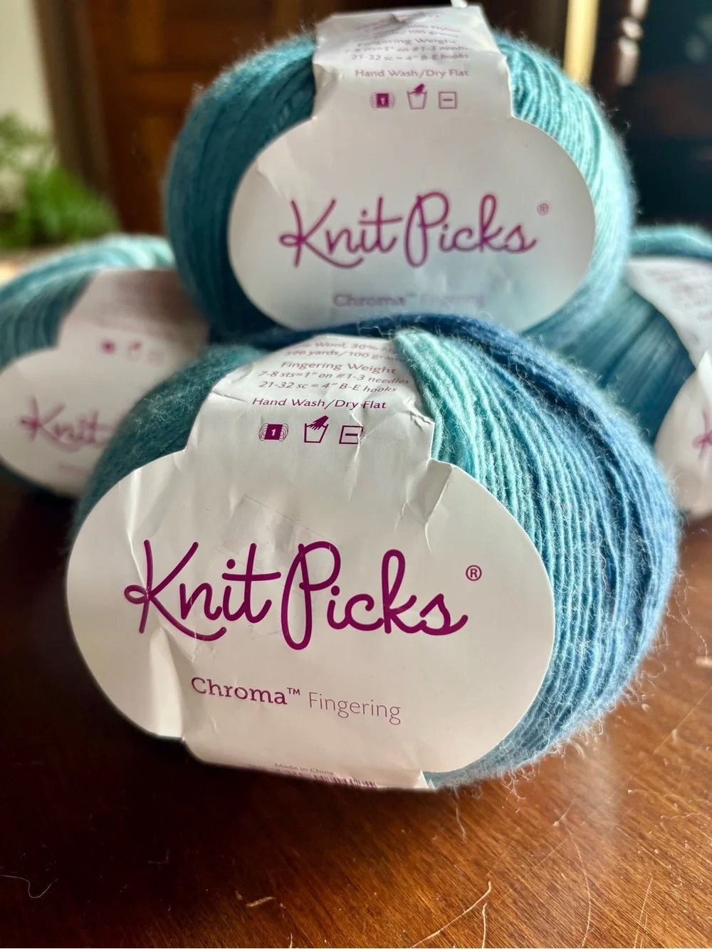 Knit Picks Chroma Wool Blend Fingering Yarn in Aqua & Teal - Picture 2 of 4